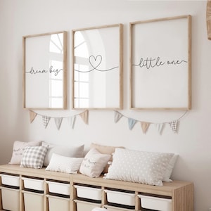 Dream Big Little One Stampe - Set di 3, Grigio, Rosa Stampa per Bambina, Stampe per la cameretta dei bambini, Arte murale per la cameretta dei bambini, Nuovo bambino, Camera da letto per bambini blu, Regalo, A3
