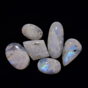 Exzellente 6Piece Mix Size & Form Regenbogen Mondstein Lot Edelstein Cabochon für Schmuck Weiß Regenbogen Mondstein Auffällig Weiß Regenbogen Lot R19