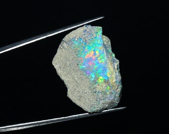 Top Quality 15Carats Natural Multi Fire Raw Ethiopian Opal Rough Loose Ethiopian Opal Earth Minded Rough For Making Jewelry O11