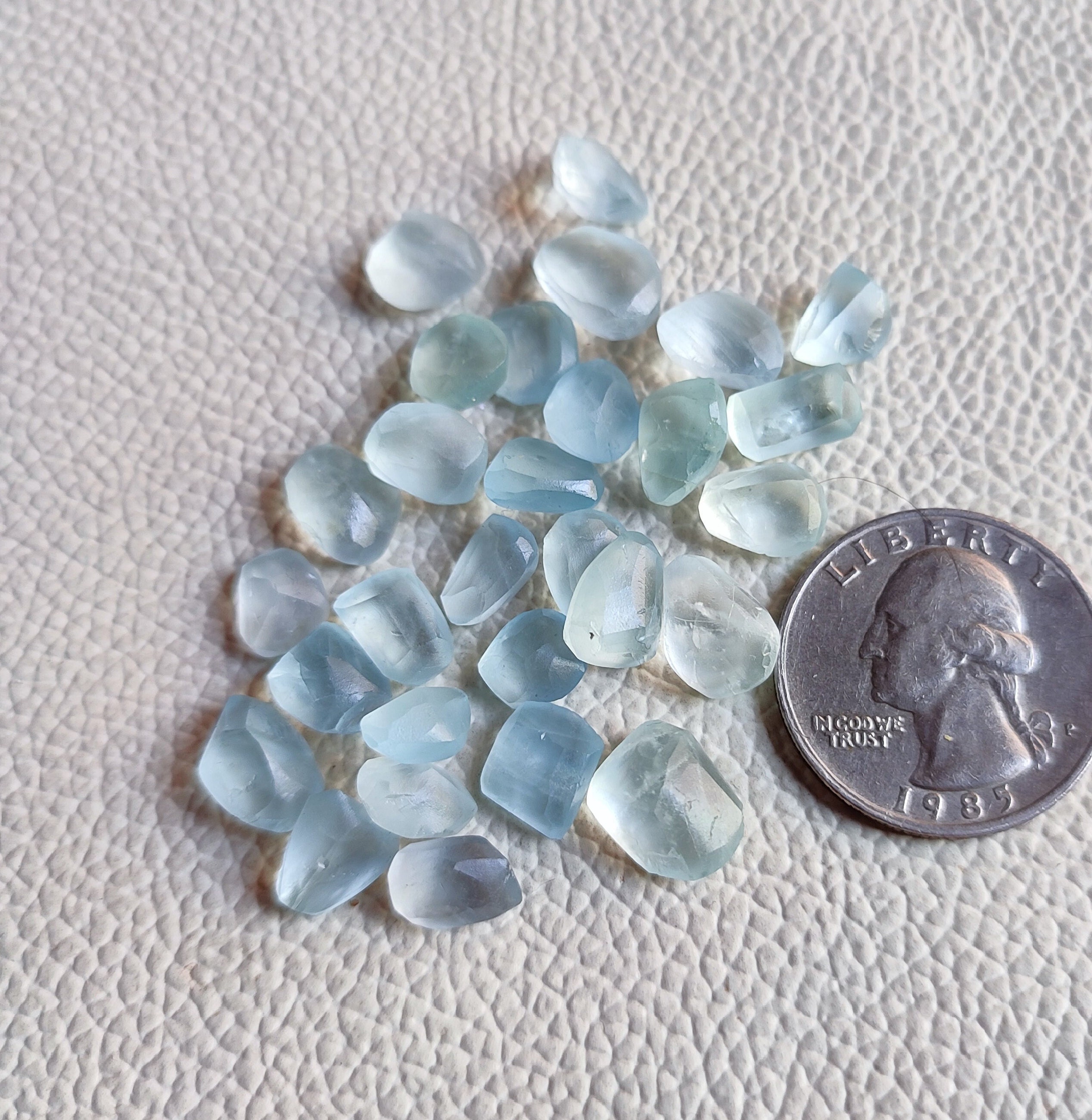 Loose Gemma Naturale Blu Acquamarina Decorato Forma 21.00 KT Loose Gemma Naturale Blu Acquamarina Decorato Forma 21.00 KT