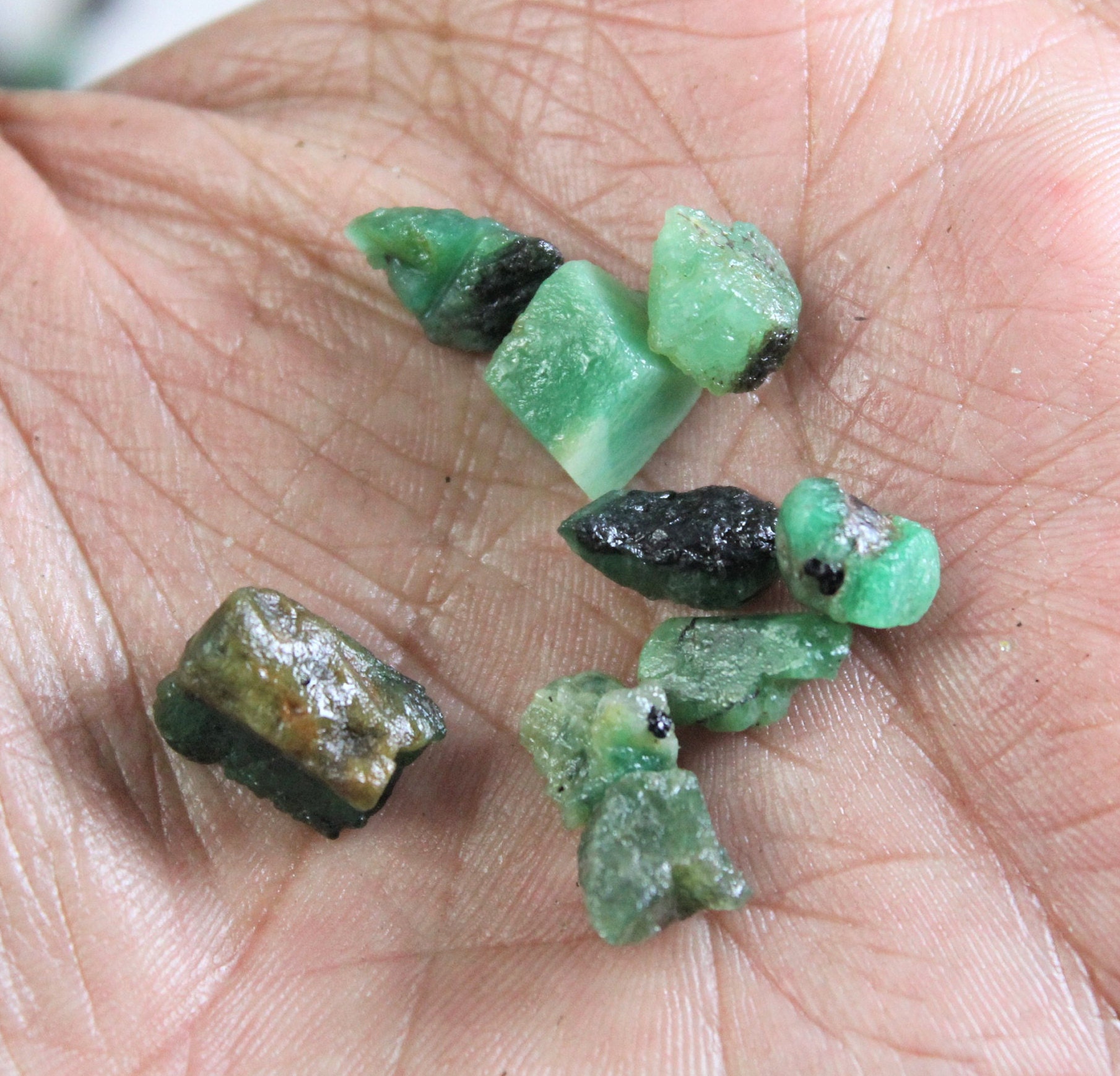 Lot De 100 émeraudes Brutes Naturelles - Inde/Zambie - Environ 3 Mm - Neuf Sans Emballage