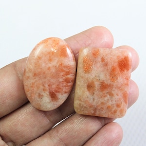 2Stücke Mix Form auffällig glatte Sonnenstein Edelstein viel Sonnenstein Kristall Cabochon Naturstein schön Geschenk gewickelt Stein des Vertrauens S12