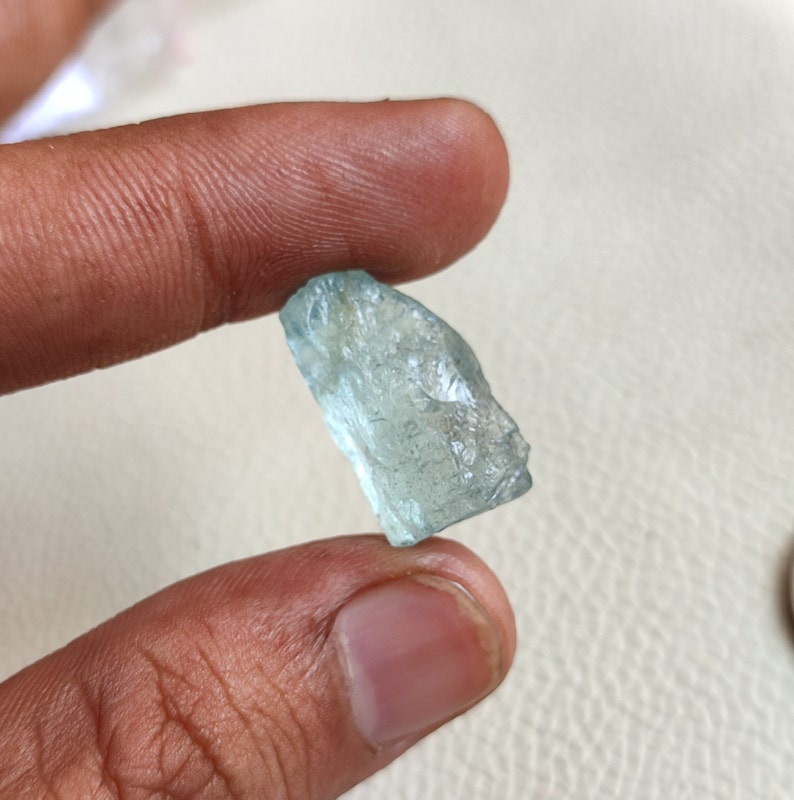 01Pcs 17Cts Natural Unheated&Untreated Aquamarine Rough Gemstone For Making Jewelry, Coloured Aquamarine Rough, March Birthstone A13 image 2