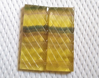 2pcs natuurlijke fluoriet snijwerk paar hoogwaardige multi-kleur gesneden fluoriet 100% natuurlijke fancy vorm fluoriet gesneden edelsteen sieraden A34