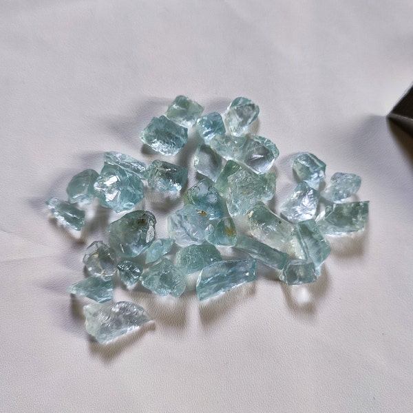 100Cts From Same Lot Clean Aquamarine Rough 100% Natural Beautiful Top Colour Aquamarine Raw Natural Gemstone Raw For Making Jewelry A8