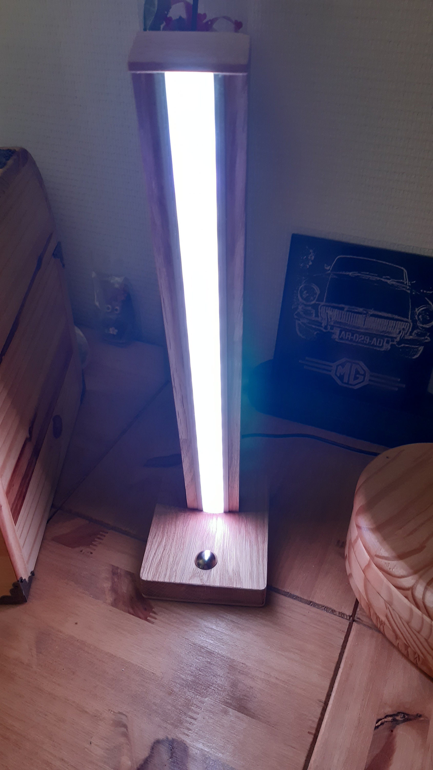 Lampe de Table Bois et Led Tactile, Chevet, Veilleuse, Multicolore Fait Main.