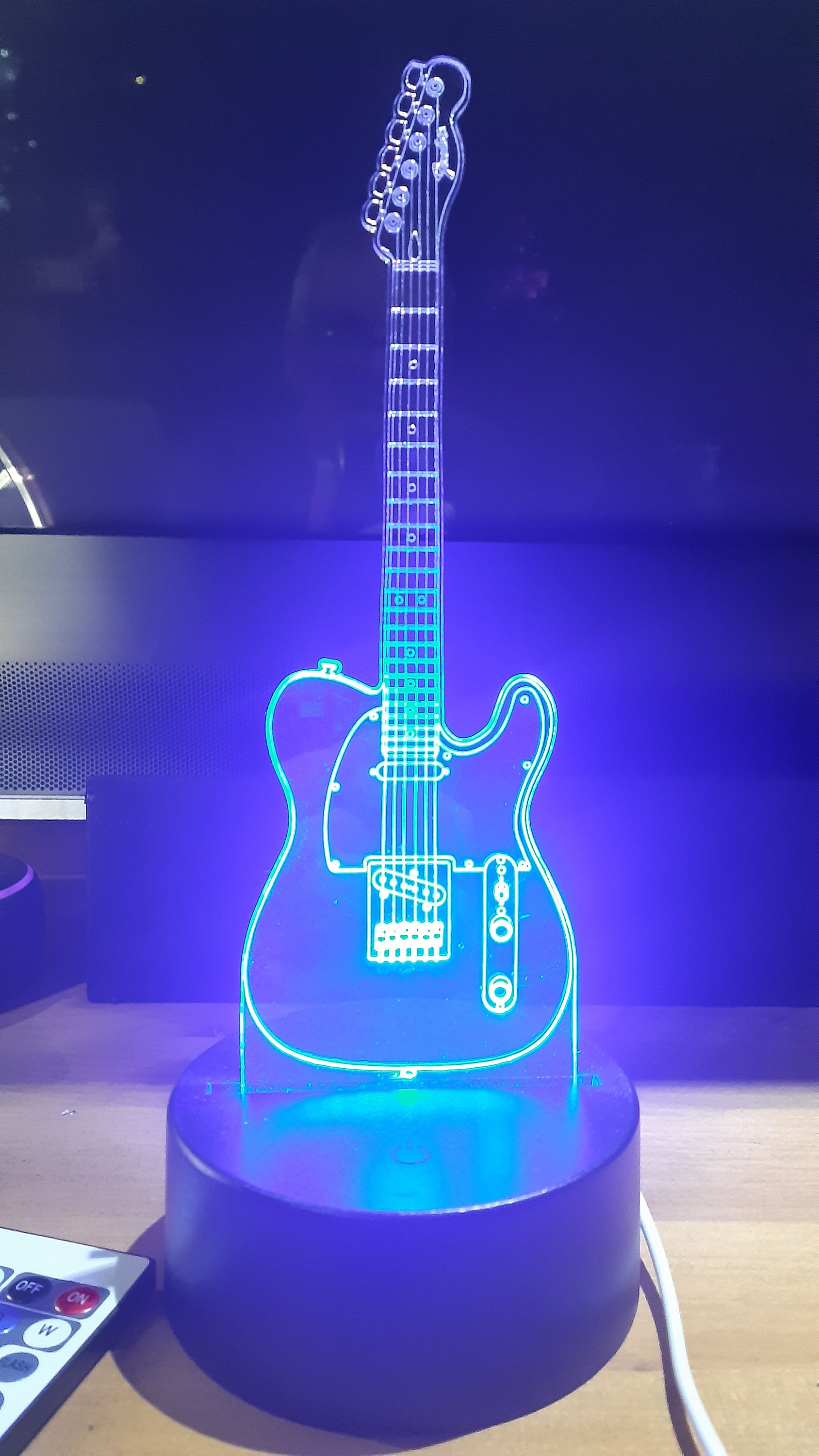 Lampe de Table Guitare Fender Personnalisée, Illusion 3D.