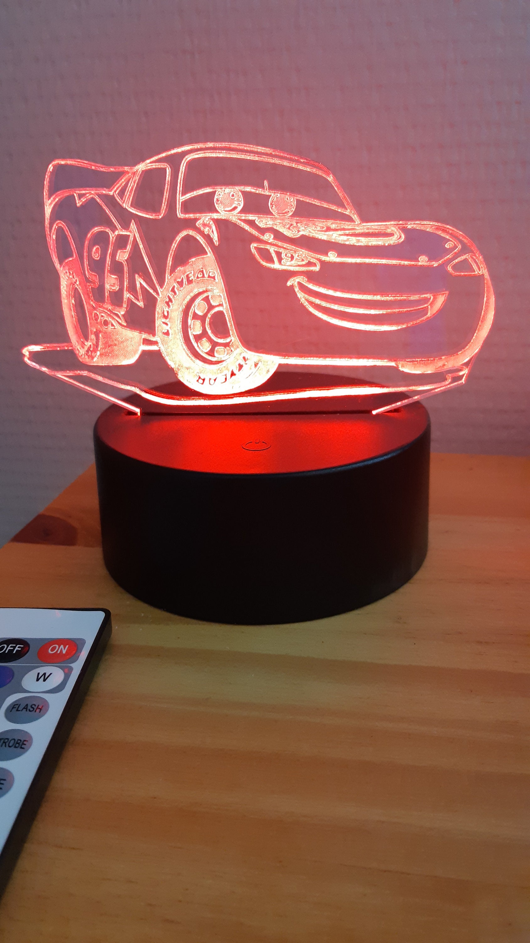 Lampe de Table Enfants Cars Mc Queen Personnalisée, Illusion 3D.