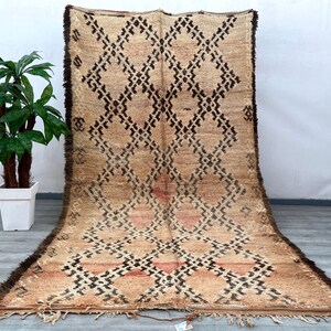 Vintage Moroccan Rug 6 ft x 11 ft, Berber rug - Beni ouarian Authentic Boujaad Rug , Handmade carpets