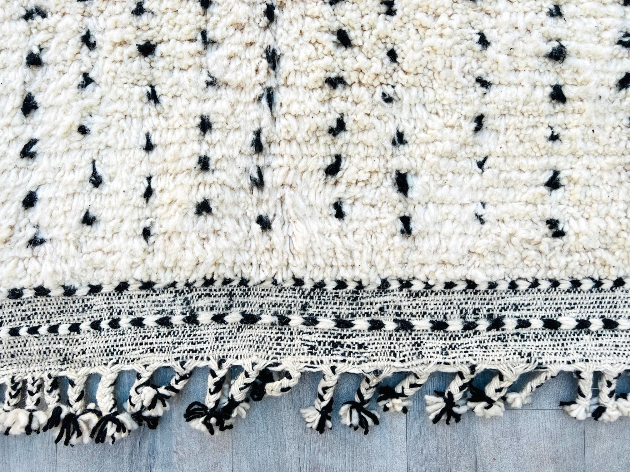 Moroccan Beni Ourain Rug, Ivory Wool Berber Carpet, Minimalist Design ...