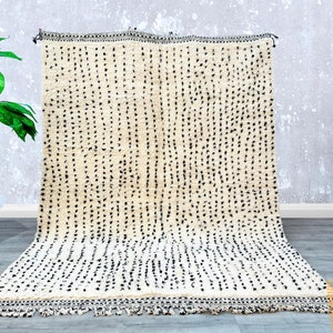 Moroccan Beni Ourain Rug, Ivory Wool Berber Carpet, Minimalist Design