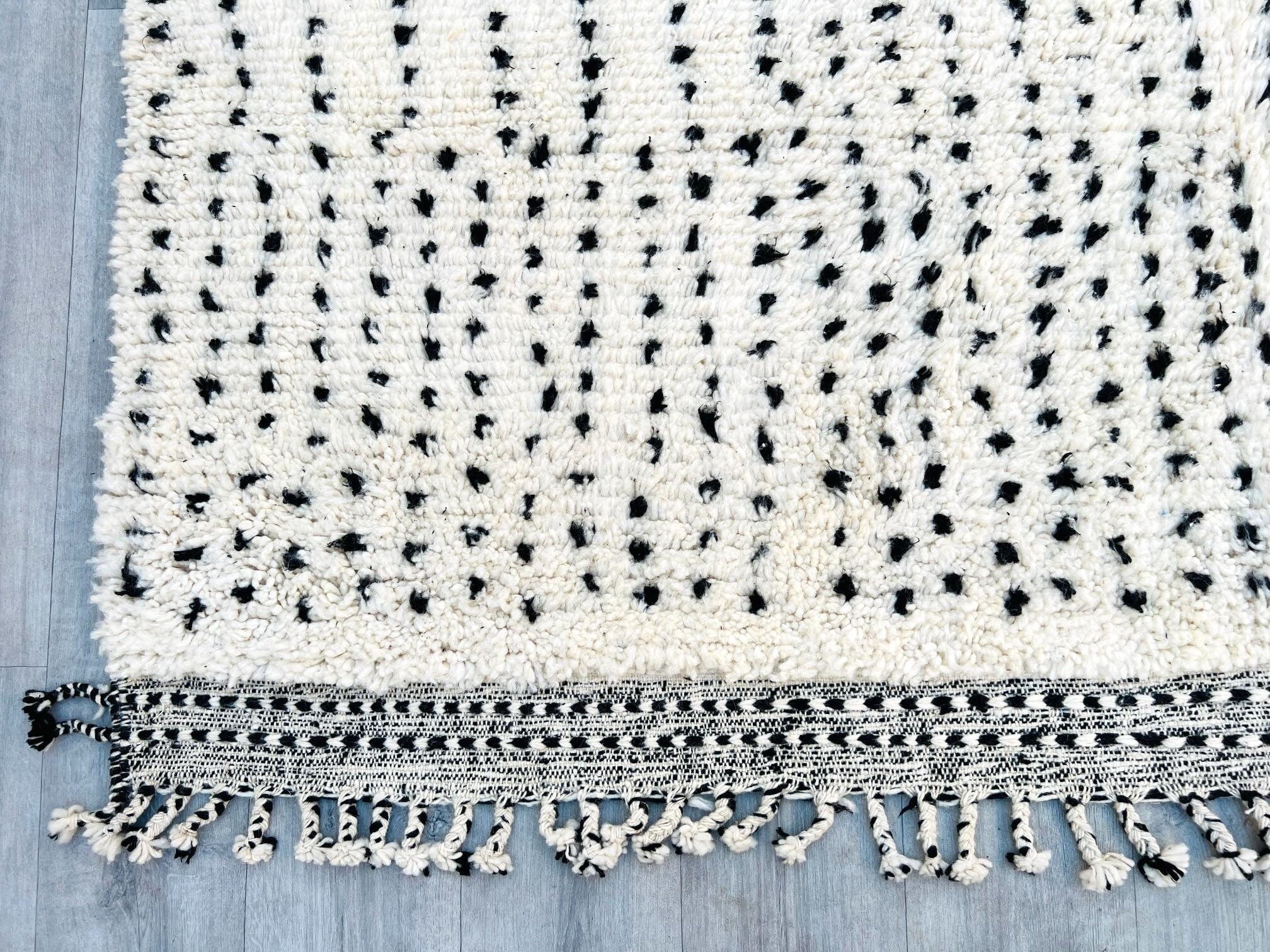 Moroccan Beni Ourain Rug – Cream Wool With Black Dots, Handmade