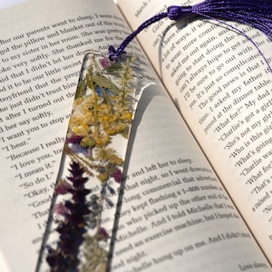 Handmade Resin Bookmark | Aesthetic Bookmark | Flower Bookmark | Handpicked Flower resin Bookmark