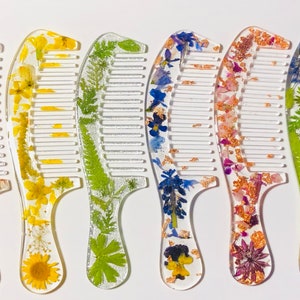 Handmade Decorative Resin Hair Comb with real handpicked flowers