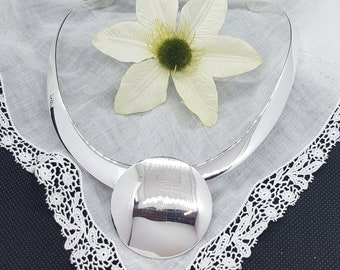 solid collar in 925 sterling silver with removable pendant