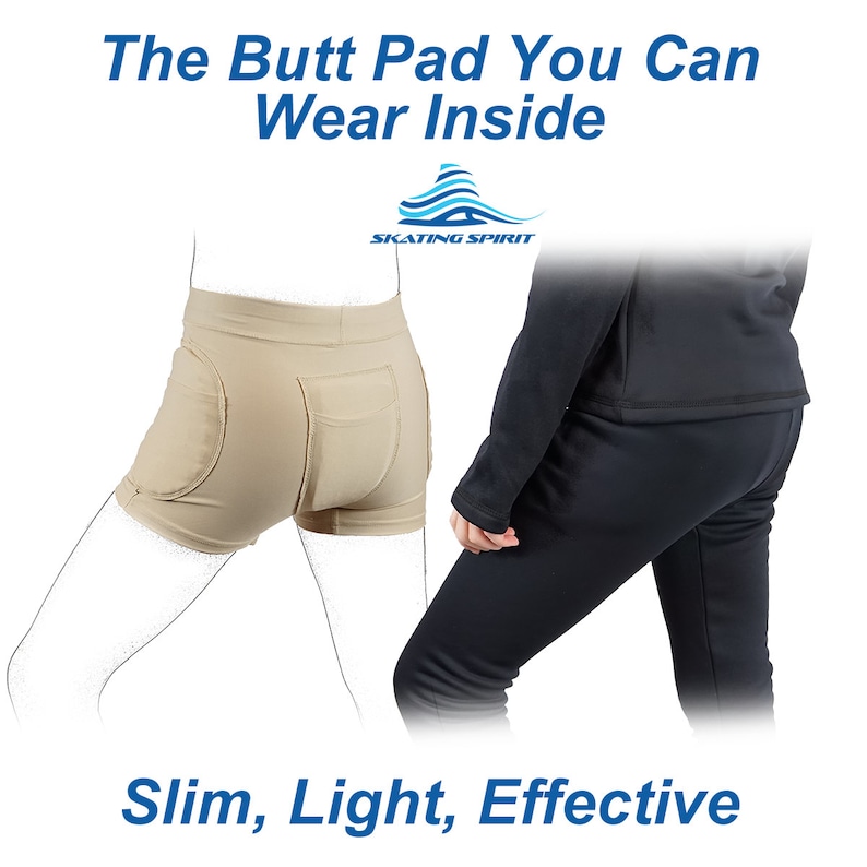 Puede incluir: Una prenda interior acolchada de color beige dise&ntilde;ada para la comodidad y la protecci&oacute;n. La prenda se muestra puesta debajo de un pantal&oacute;n negro. El texto "The Butt Pad You Can Wear Inside" y "Slim, Light, Effective" se muestra arriba y abajo de la imagen. El logotipo "SKATING SPIRIT" se muestra en el centro de la imagen.