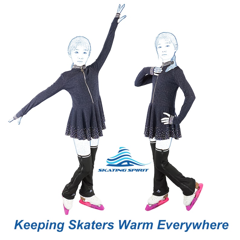 K&ouml;nnte beinhalten: Zwei Eiskunstl&auml;uferinnen in schwarzen und grauen Eiskunstlaufkleidern mit schwarzen Leggings und rosafarbenen Schlittschuhen. Die L&auml;uferinnen posieren vor einem wei&szlig;en Hintergrund mit dem Text "SKATING SPIRIT" und "Keeping Skaters Warm Everywhere" darunter.