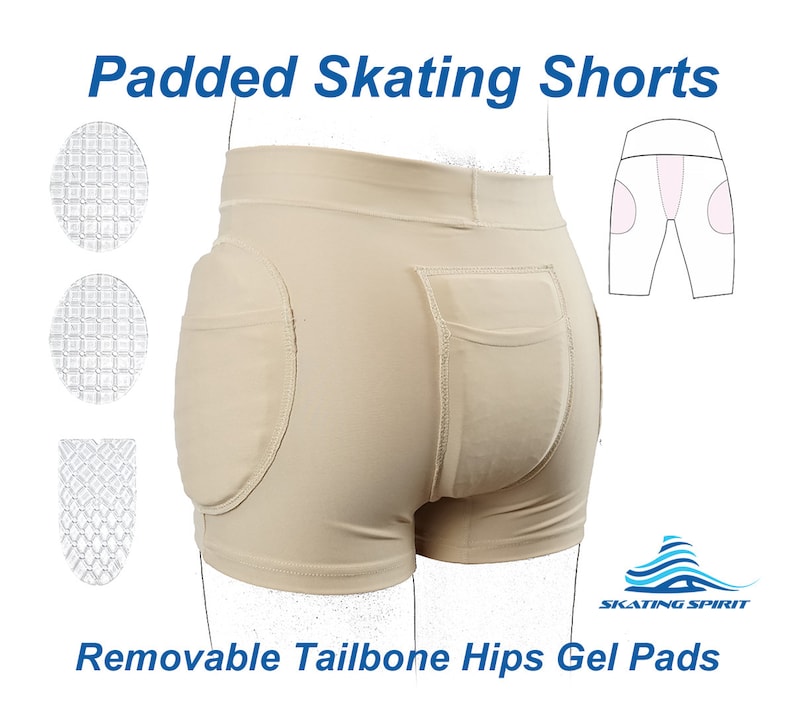 Puede incluir: Shorts de patinaje acolchados de color beige con almohadillas de gel extra&iacute;bles para el coxis y las caderas. Los pantalones cortos tienen un bolsillo en la parte posterior y las almohadillas de gel se muestran en una imagen de primer plano. "SKATING SPIRIT" est&aacute; impreso en la esquina inferior derecha de la imagen.