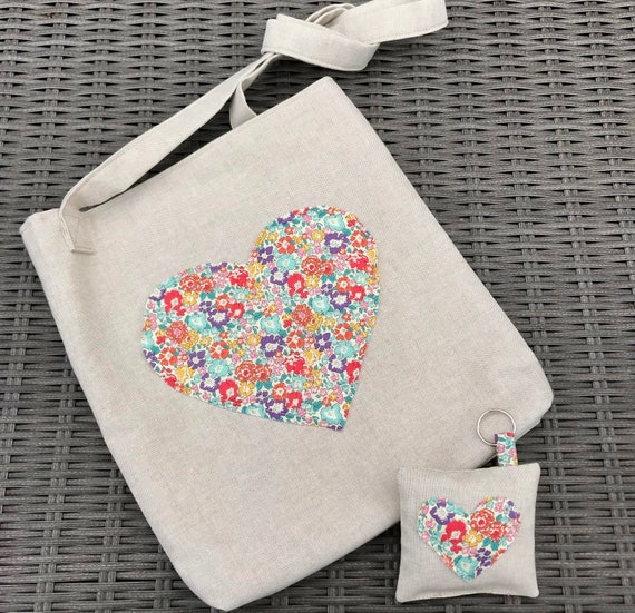 ラドロー Canvas tote XS (heart embroidery)