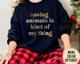 Salvar animales es algo así como mi sudadera, sudadera de rescate de animales, sudadera de adopción de mascotas, sudadera de mamá de perro, camiseta de mamá de piel, S999