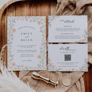 Invitación de boda con flores silvestres pastel, set de invitaciones de boda boho, invitación de boda con flores de primavera, tarjeta RSVP con código QR, plantilla de Canva