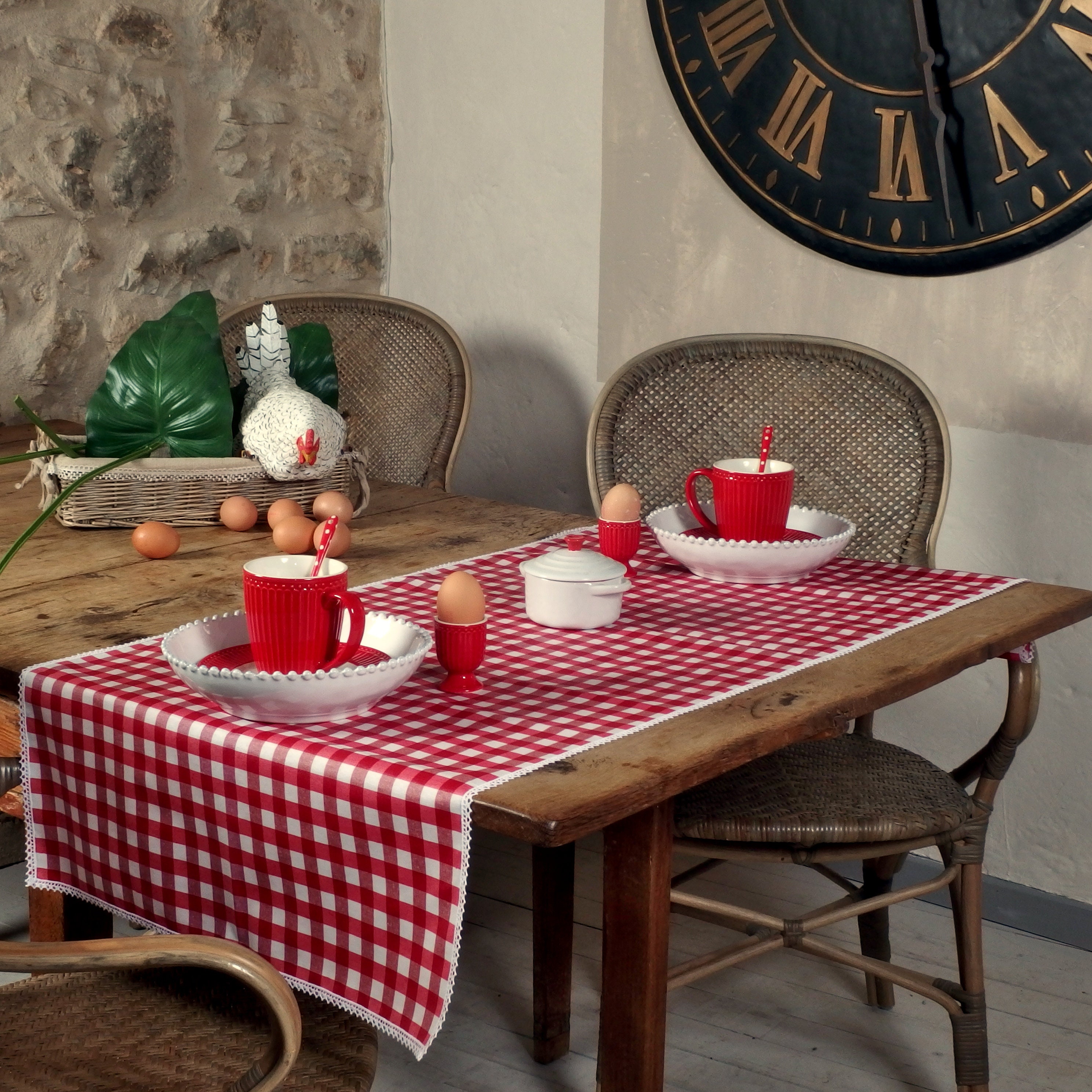 Cour de Table Enduit Dans Un Tissu Mélange en Polyester Coton Tissage Gingham Qui Est Facile à Essuy