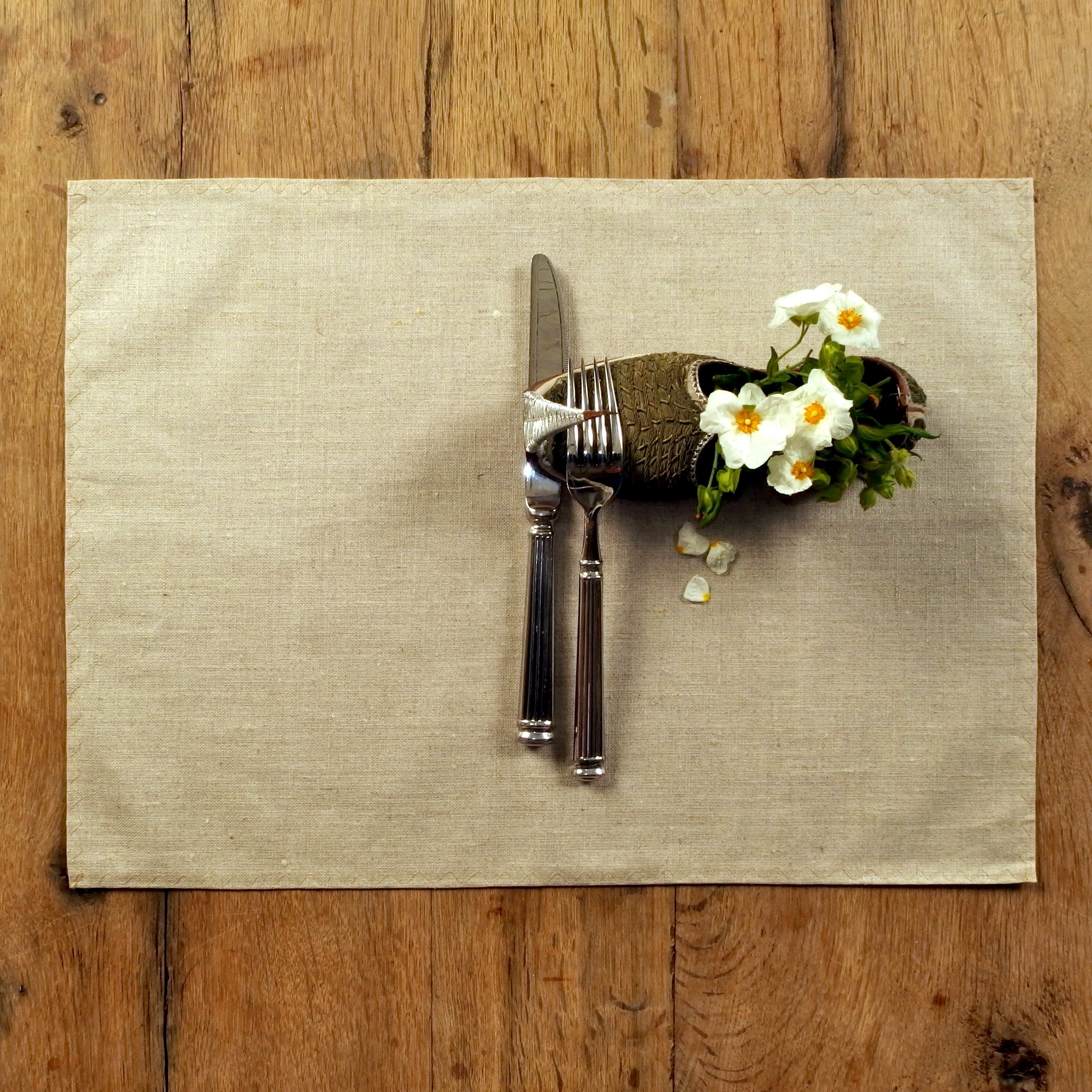 Ensemble de Deux Napperons en Lin Enduits Beige Qui Sont Faciles à Essuyer Propre, Fabriqués La Main