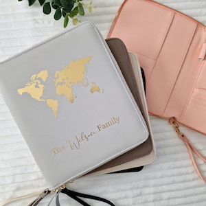 Personalisierte Familien Reiseveranstalter, Passport Reisebrieftasche, PU-Leder Reisedokument Brieftasche, Reiseliebhaber Geschenk, Urlaubsveranstalter