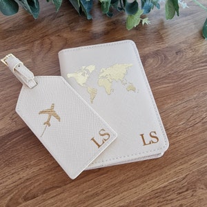 Conjunto personalizado de titulares de pasaportes, cubierta de pasaporte personalizada, etiqueta de equipaje personalizada, conjunto de viaje, dama de honor, regalo para ella, boda, mapa imagen 2