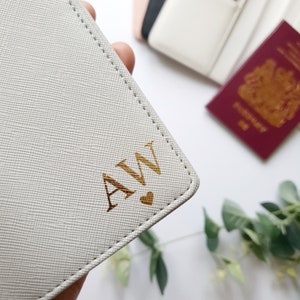 Personalised Passport Holder Set, Personalised Passport Cover, Personalised Luggage Tag, Travel Set, Bridesmaid Gift, Gift for Her, Wedding image 4