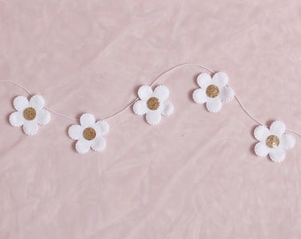 guirlande de marguerites en feutre faite main | Mini décoration florale