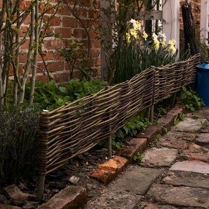 Un ensemble de cinq clôtures en osier pour le jardin, clôture naturelle, clôture décorative en osier, palissade de jardin image 3