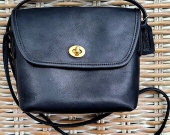 coach sling bag design