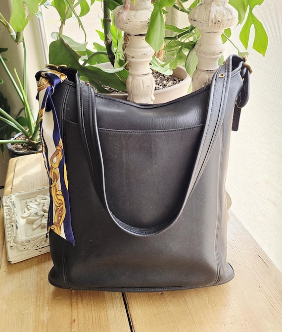 バッグ VINTAGE COACH 9060 BUCKET SHOULDER BAG Vintage Coach 9060 Slim Duffle Sac - Vintage Coach Bag - Coach