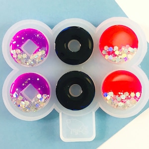 Silicone mold for earrings circles. Mold for epoxy and UV resin. Сlear glossy resin form. Сircles shaped jewelry earrings.