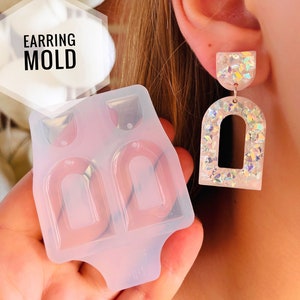 Silicone mold for earrings arc. Mold for epoxy and UV resin. Сlear glossy resin form. Arc shaped jewelry earrings.