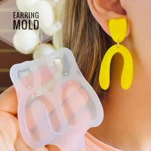 Silicone mold for earrings arc. Mold for epoxy and UV resin. Сlear glossy resin form. Arc shaped jewelry earrings.