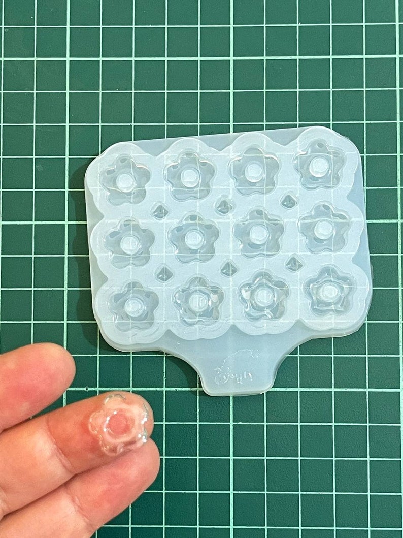 15 Mm Silicone Flower Earrings Mold for Epoxy and UV Resin Super Glossy