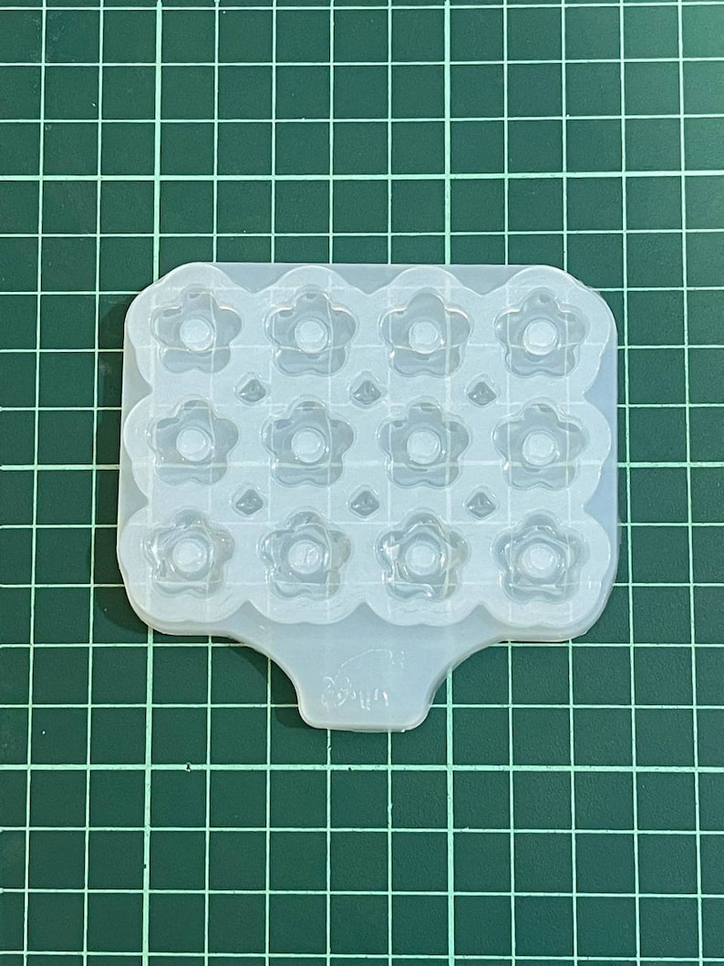 15 Mm Silicone Flower Earrings Mold for Epoxy and UV Resin Super Glossy