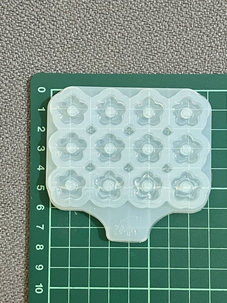 15 Mm Silicone Flower Earrings Mold for Epoxy and UV Resin Super Glossy