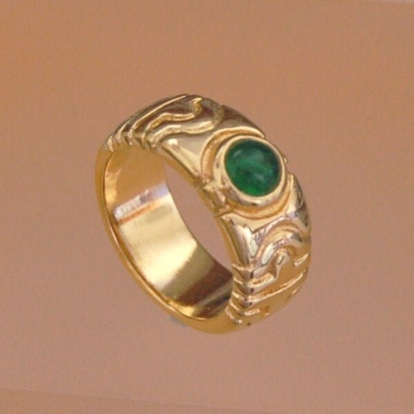 CoutureNumber.com 90s Vintage Modern Unisex Italian Design Gold Plated Emerald Cabochon ring