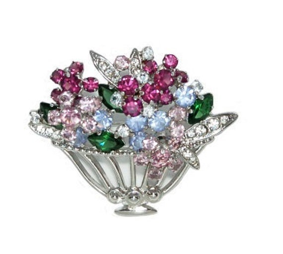 COUTURE NUMBER JEWELLERY 70s Vintage Pink Crystal Butterfly Brooch
