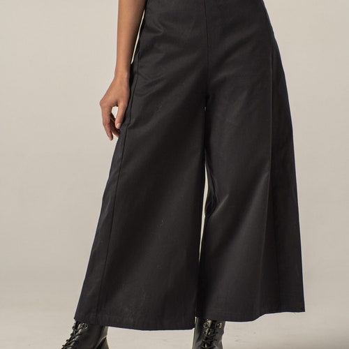 Pantalon large minimaliste en coton, pantalon jupe-culotte noir de style japonais, élégant pantalon bouffant court, pantalon taille haute de style moderne des années 40
