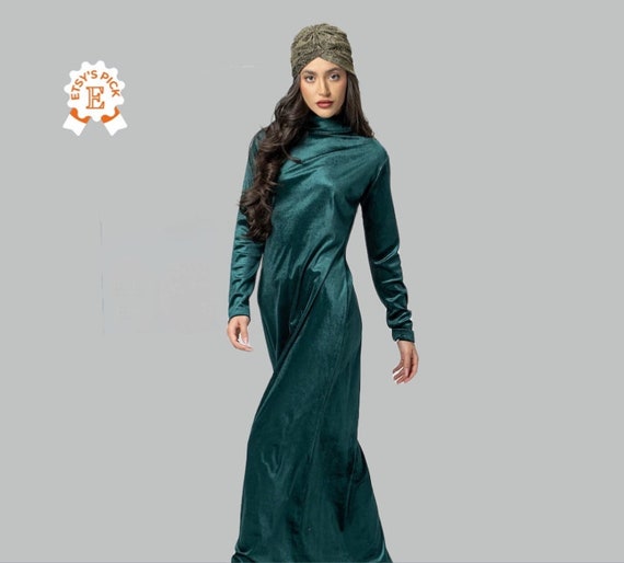 NEW IN STORE Silk-to-touch Velvet Dress, High Neck Flattering Ladies Dress  in Emerald Green, Wedding Guest Outfit, Evening Occasion Dress - Etsy  Denmark
