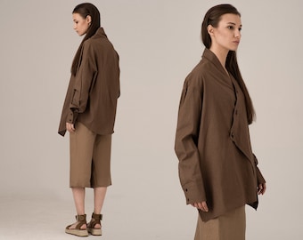 Minimalistisches asymmetrisches Tunika-Hemd, extravagantes übergroßes Hemd, grünes Tunika-Hemd mit Manschetten, loses Sommer-Leinen / Baumwolljacken-Hemd