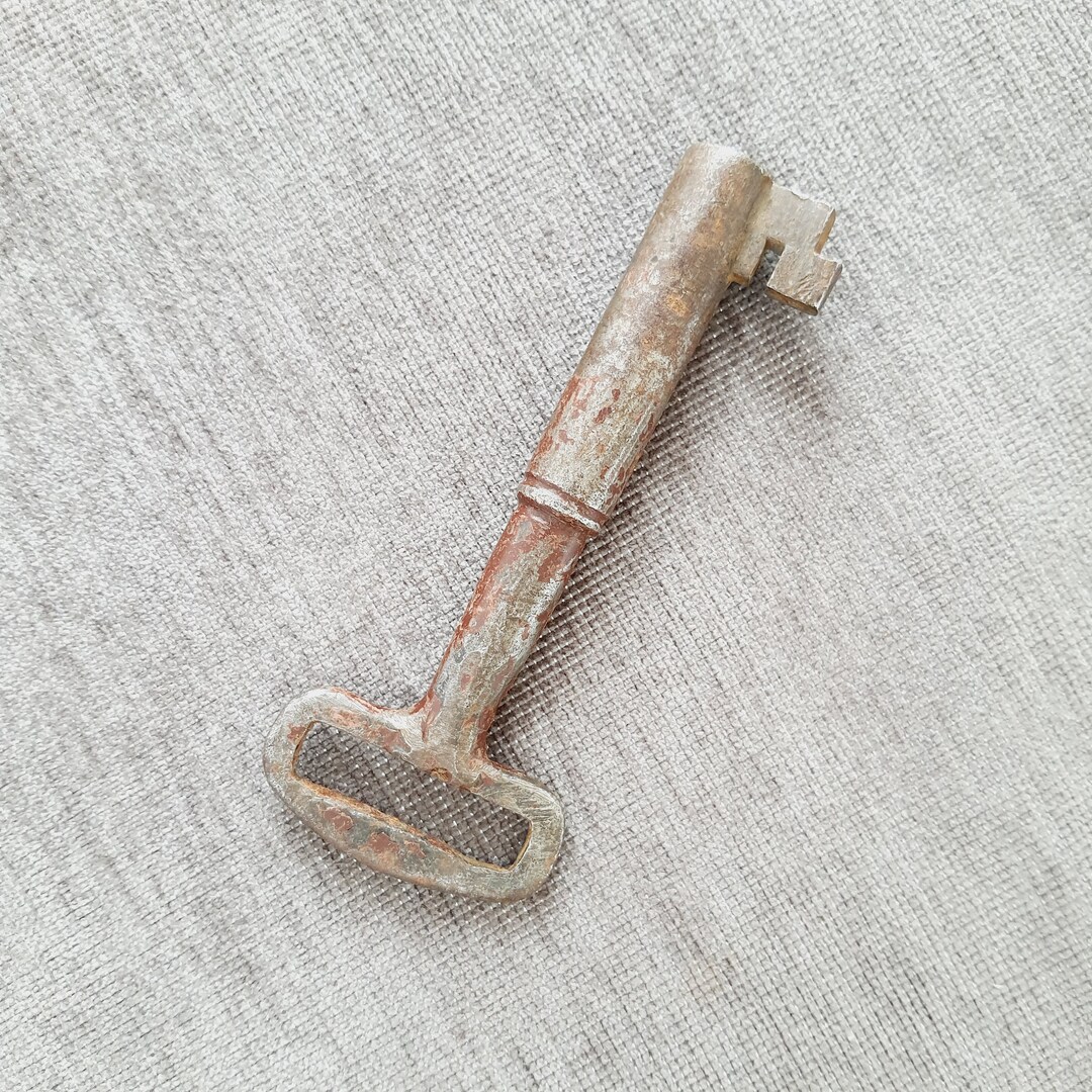 Antique Door Key , Vintage Iron Key , Decorative Key , Skeleton Key