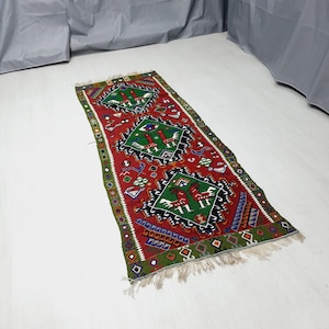 Alfombra Kilim con motivos tribales de animales, hecha a mano en mezcla de lana, 90 x 240 cm