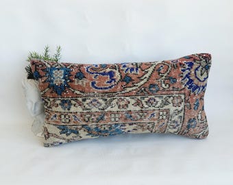 Capa de almofada para tapete turco com flores rosa: decoração boho vintage (30x60 cm)