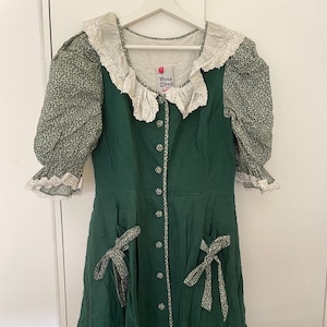 Vintage green dirndl dress with white collar