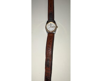Vintage Women’s Seiko Quartz Watch Dial Date Thrashed Brown leather strap READ